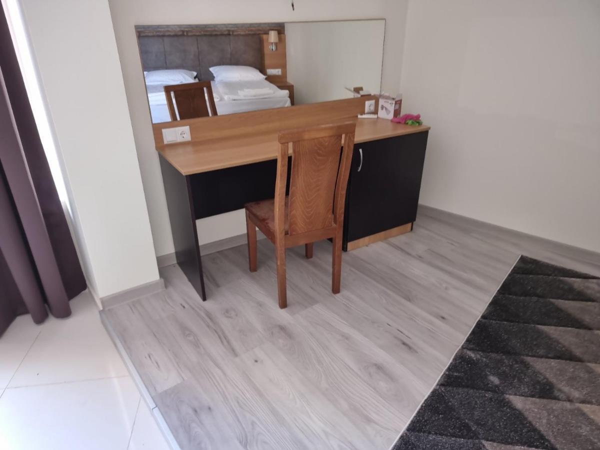 Бутикови Студиа Брита Kranevo Bagian luar foto