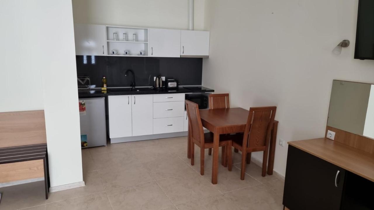 Бутикови Студиа Брита Kranevo Bagian luar foto