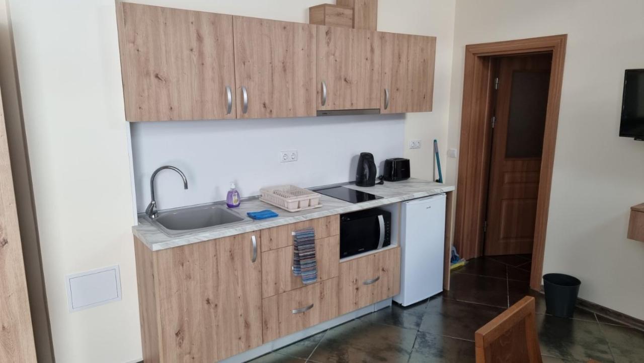 Бутикови Студиа Брита Kranevo Bagian luar foto