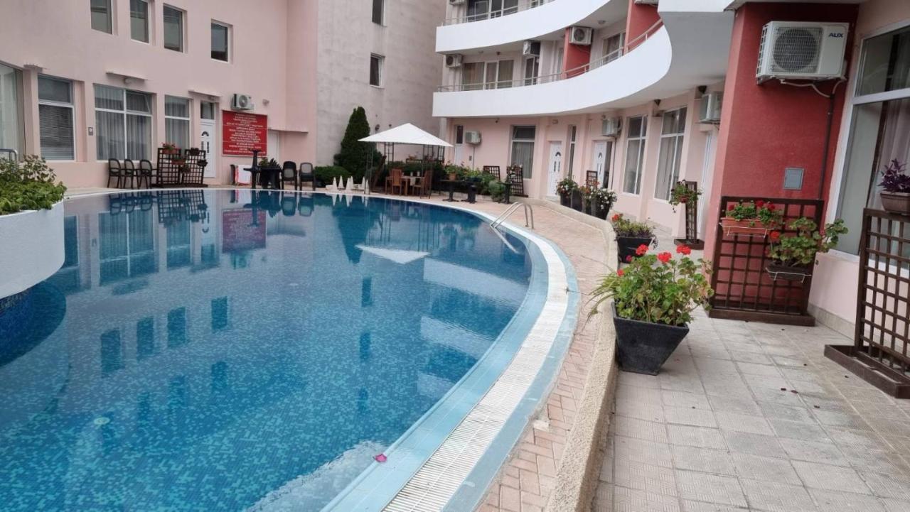 Бутикови Студиа Брита Kranevo Bagian luar foto