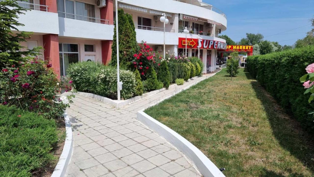 Бутикови Студиа Брита Kranevo Bagian luar foto