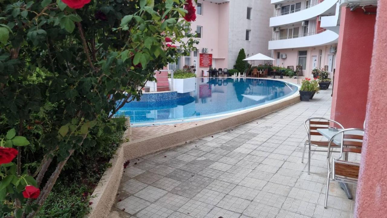 Бутикови Студиа Брита Kranevo Bagian luar foto